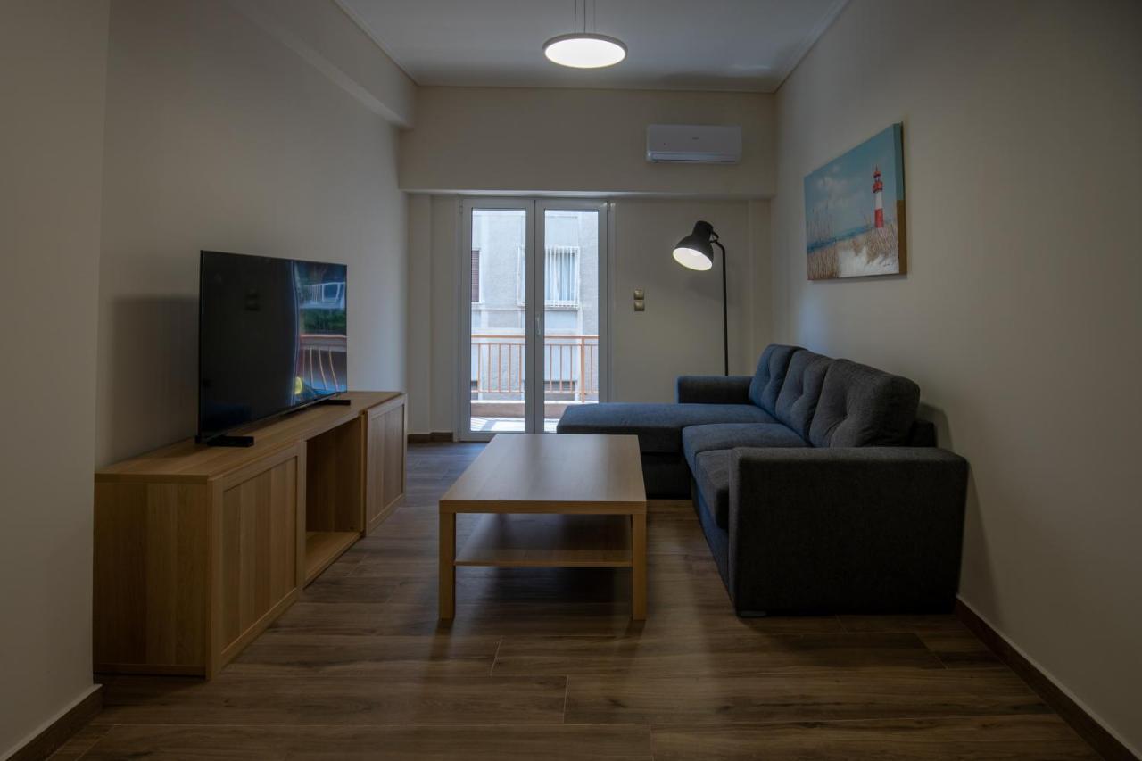 Max Blue Apartment, A Stay Like No Other Пирей Экстерьер фото